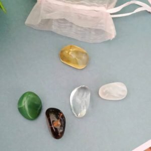 mini crystal manifestation kit with rose quartz citrine tiger eye clear quartz and green aventurine for abundance and manifestation